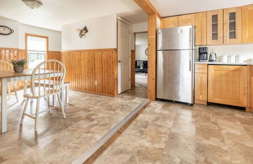 Arlington Heights House | Cozy FarmHouse -PRIVATE Hot tub and Pool at Camelback