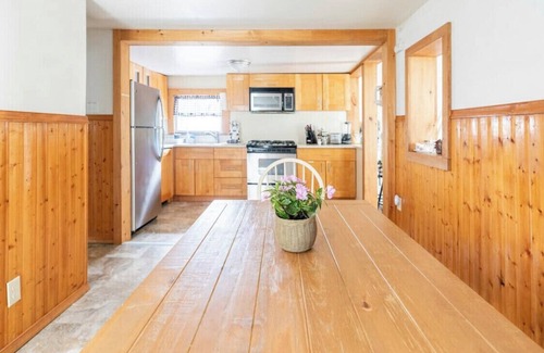 Arlington Heights House | Cozy FarmHouse -PRIVATE Hot tub and Pool at Camelback