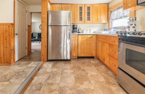 Arlington Heights House | Cozy FarmHouse -PRIVATE Hot tub and Pool at Camelback