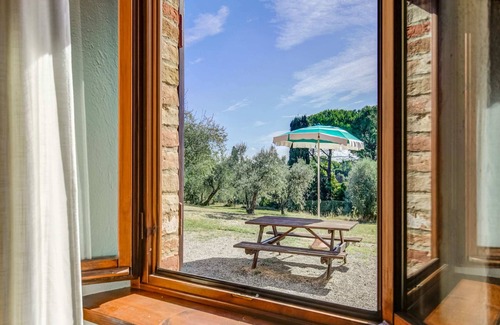 Gambassi Terme House | Cozy Farmhouse With Pool