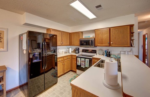 Avon Cottage | Cozy Fishing Cottage w/water access, minutes from Hatteras National Seashore