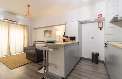 Areias de Sao Joao Apartment | Cozy Flat near Oura Beach