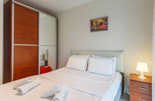 Aydınlı Mahallesi Apartment | Cozy Flat near Public Transportation in Tuzla