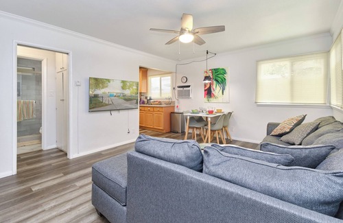 Montclair House | Cozy Folksy Home Close to Grocery Stores and Restaurants