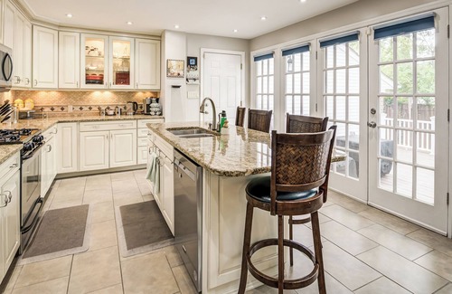 Annandale House | Cozy four bedroom Family home in Annandale.