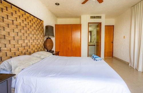 Zona Hotelera House | Cozy four bedroom in hotel zone