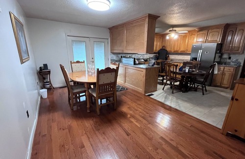 Cross House | Cozy four bedroom, two bathroom home a few miles from Lake Moultrie and Marion