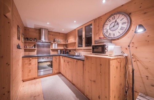 Grindelwald Ski Chalet | Cozy free standing Chalet with garden and amazing mountain views