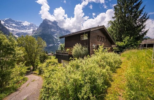 Grindelwald Ski Chalet | Cozy free standing Chalet with garden and amazing mountain views