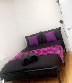 Maidstone Apartment | Cozy Fully Equipped Loft Studio City Centre