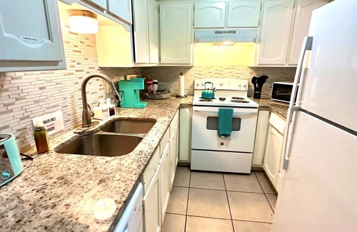 West Arlington Apartment | Cozy Fun-Filled Home Mins to SixFlags&Stadiums