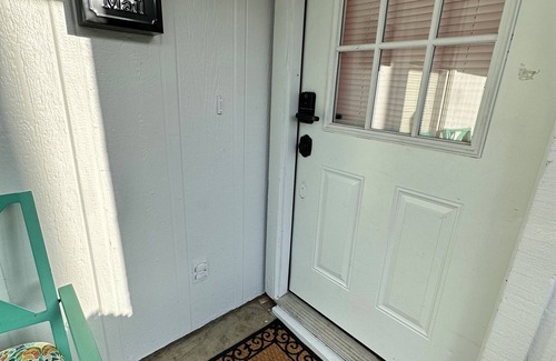 West Arlington Apartment | Cozy Fun-Filled Home Mins to SixFlags&Stadiums