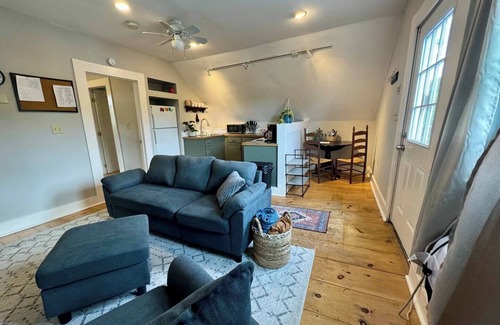 Bradford Apartment | Cozy, furnished apartment for short-mid term stays