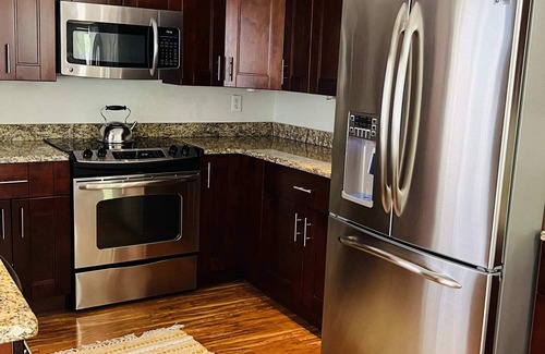 Piedmont Heights Apartment | Cozy Garden Level Piedmont Park Charmer