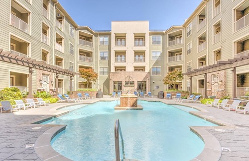 New Pathways Apartment | Cozy, Gated Memphis Boho Retreat in MED District