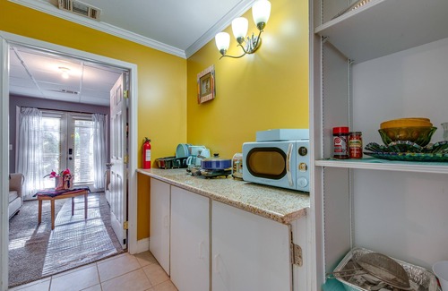 Powder Springs Apartment | Cozy Georgia Apartment Near Theme Parks & Hiking!
