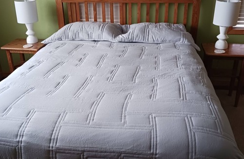 Friesland House | Cozy get-away within 45 minutes of Wis. Dells, Madison, and Oshkosh.