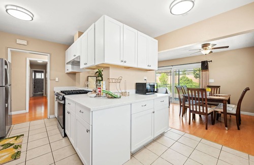 Upland House | Cozy Getaway Bright Clean Fully Equipped