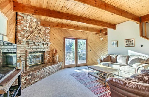 Upper Moonridge House | Cozy Getaway Cabin Deck and Hot Tub with Views!