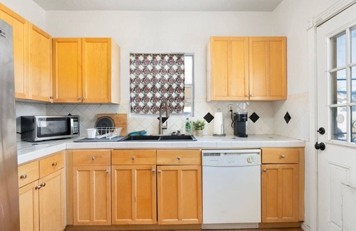 Coronado House | Cozy Getaway: Coronado Charm