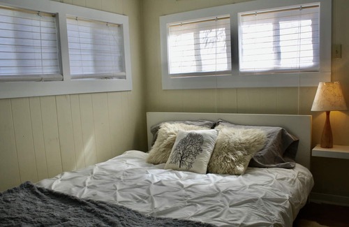 Clarksburg House | Cozy Getaway in the Heart of the Blue Mountains