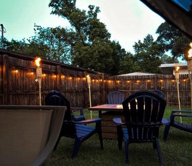Bearss Plaza House | Cozy Getaway Pet Friendly 10 min Busch Gardens