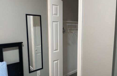 Lower Vailsburg House | Cozy Getaway Room