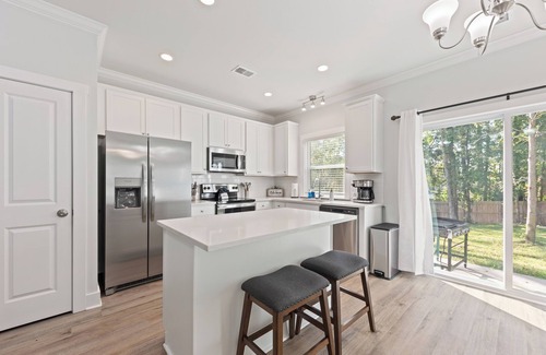 Goose Creek House | Cozy Getaway: Spacious Haven for Families & Groups Near Attractions
