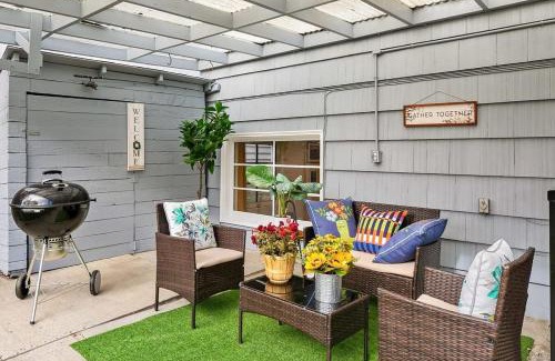 Bryant House | Cozy Getaway Yard House with BBQ - UW - Children Hospital
