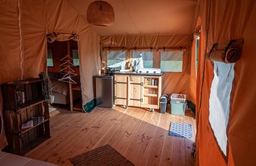 De Bus House | Cozy Glamping in Limburg