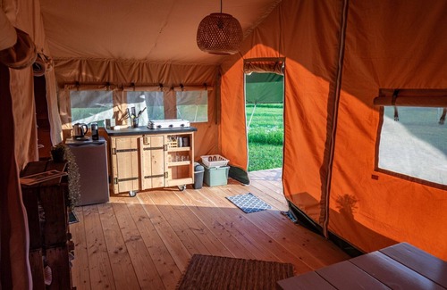 De Bus House | Cozy Glamping in Limburg