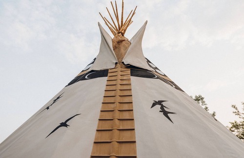 Corfu Cabin | COZY GLAMPING TIPI!