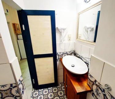 Belso-Ferencvaros Apartment | Cozy & Green Downtown Residence