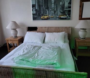 Luton Bed & Breakfast | Cozy Guest House