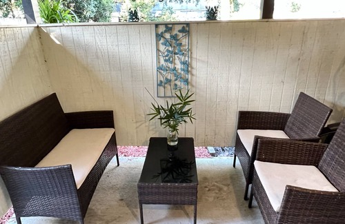 Abercorn Heights - Lamara Heights House | Cozy guest house (pet friendly studio)