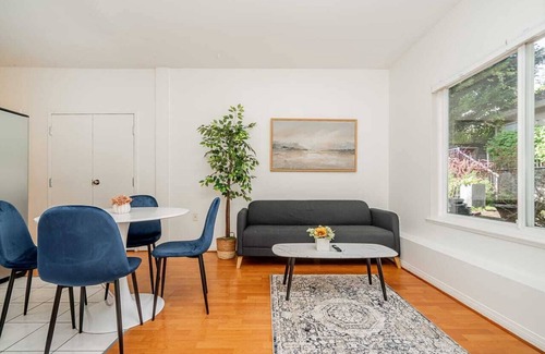 Central Lonsdale House | Cozy Guest Suite in North Vancouver