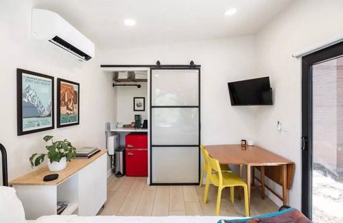 Salt Lake City Apartment | Cozy Guesthouse 30 minutes to slopes and 20 minutes to Downtown SLC