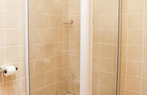 Greater Johannesburg Metropolitan Area House | Cozy Guesthouse in Sandton.