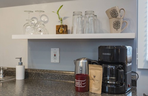 Belmont - Hillsboro Apartment | Cozy Guesthouse in Trendy 12South!