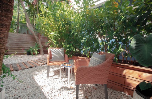 Little Haiti Cottage | Cozy Guesthouse w/Free Parking less than 15mins from the beach!