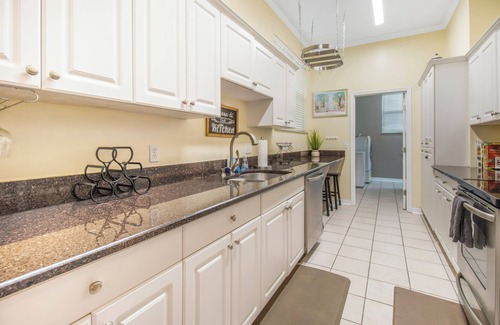 Haile Plantation House | Cozy Haile Cottage – 15 Min to UF and Springs Nearby!
