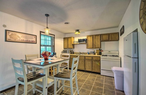 Hallsville Apartment | Cozy Hallsville Apartment w/Shared Hot Tub!