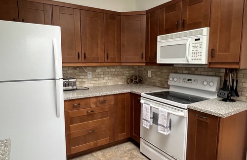 Hampton Bays House | Cozy Hamptons get away, pool, minutes from beaches, shops, restaurants and more!