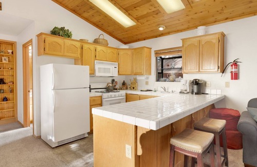 Moonridge Cabin | Cozy Haven #1966