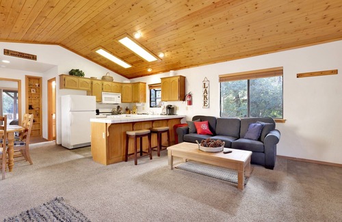 Moonridge Cabin | Cozy Haven #1966