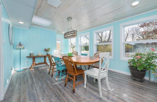 South Haven House | Cozy Haven- Cape Cod style cottage- close to beach