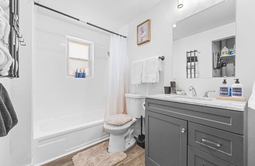 Parkville House | Cozy Haven with Modern Comforts