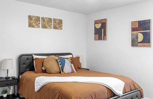 Parkville House | Cozy Haven with Modern Comforts