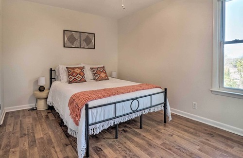 Hendersonville House | Cozy Hendersonville Home w/ Yard - Near Lake!