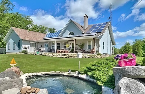 Pelham Cottage | Cozy Hidden Forest Haven